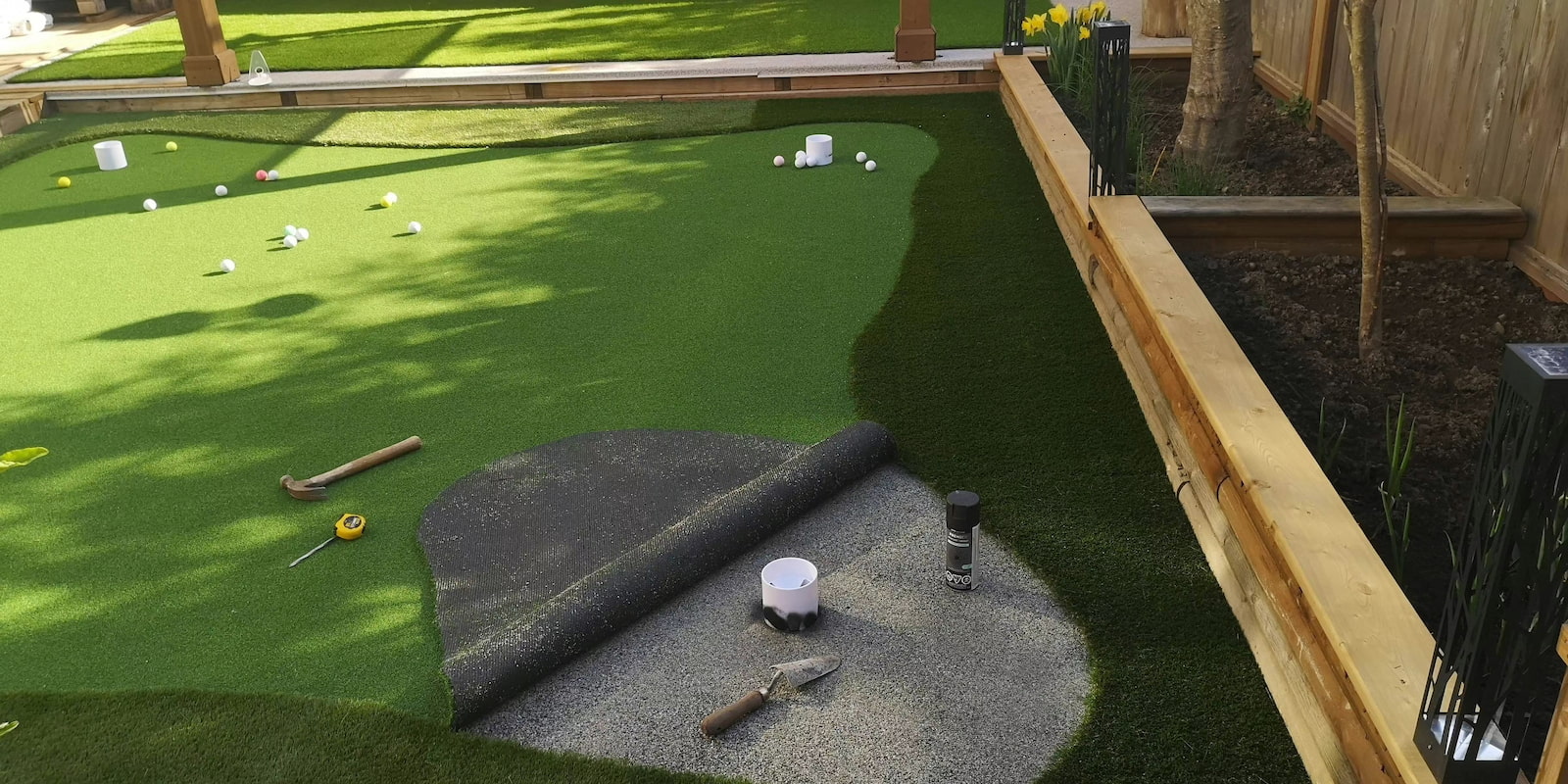 草坪裁剪中，处理洞杯位置